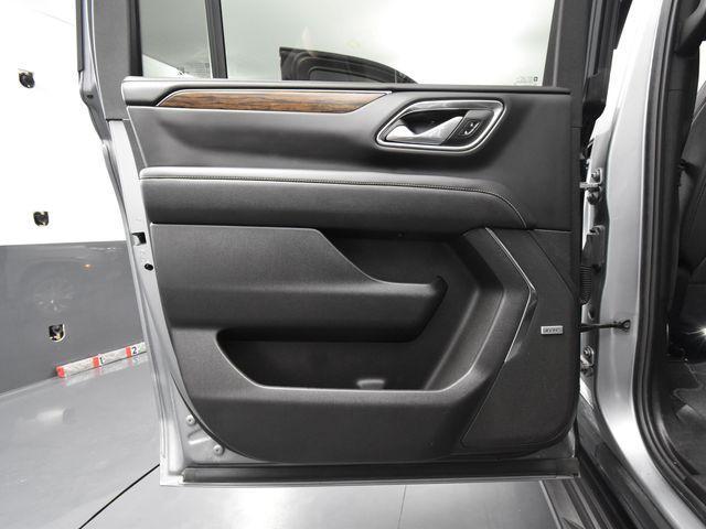 Photo of 2024 Sterling Gray Metallic Chevrolet Suburban