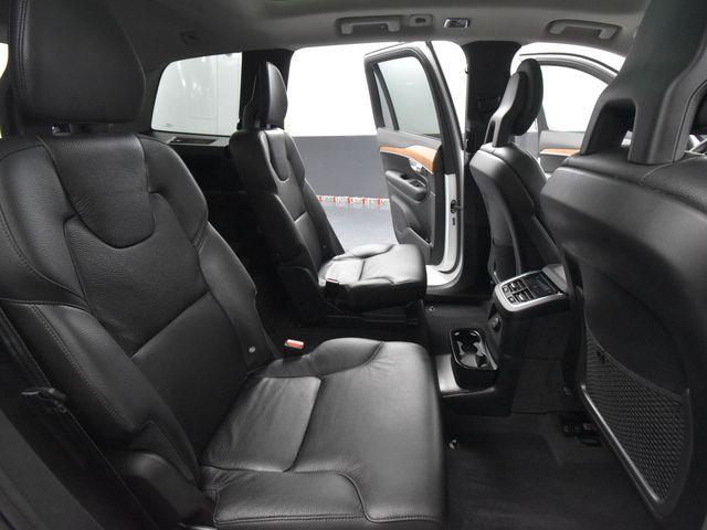 Photo of 2022 Crystal White Metallic Volvo XC90 Recharge Plug-In Hybrid