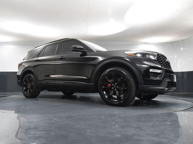 Photo of 2024 Agate Black Metallic Ford Explorer