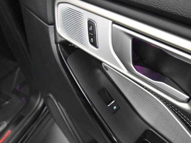 Photo of 2024 Agate Black Metallic Ford Explorer