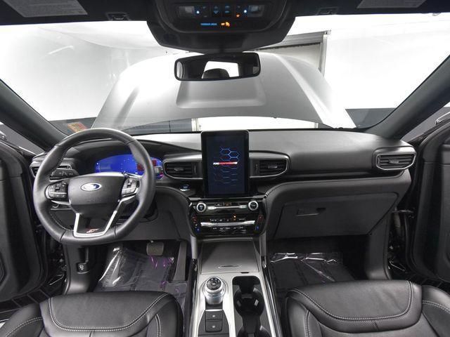 Photo of 2024 Agate Black Metallic Ford Explorer