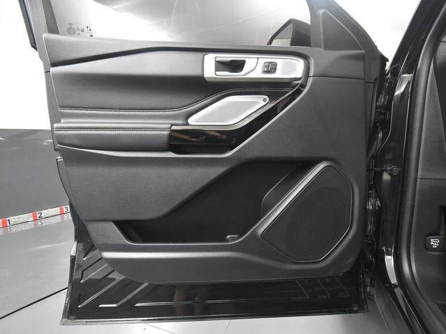 Photo of 2024 Agate Black Metallic Ford Explorer