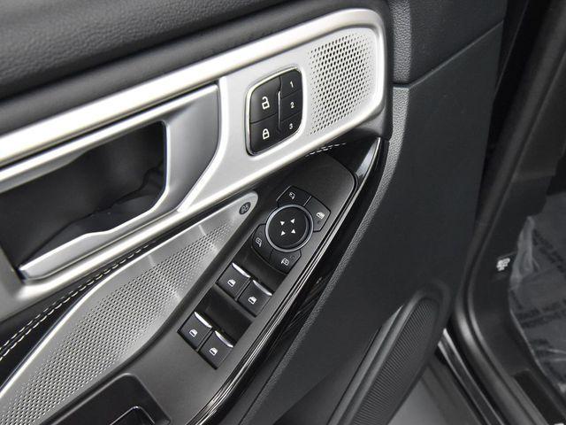 Photo of 2024 Agate Black Metallic Ford Explorer