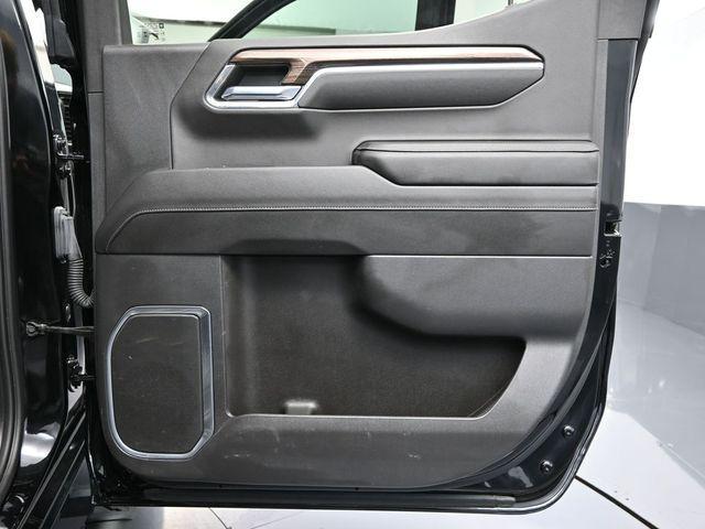 Photo of 2024 Black Chevrolet Silverado 1500