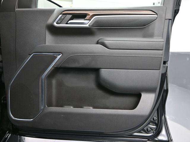 Photo of 2024 Black Chevrolet Silverado 1500