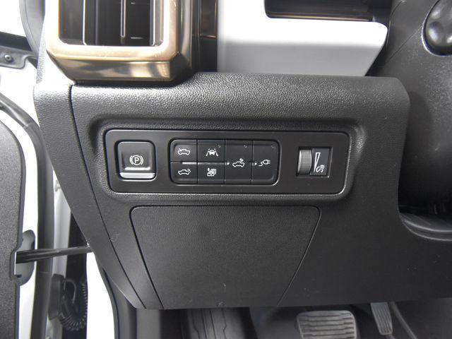 Photo of 2024 White GMC HUMMER EV Pickup