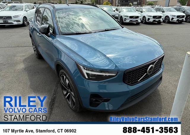 2023 Volvo XC40