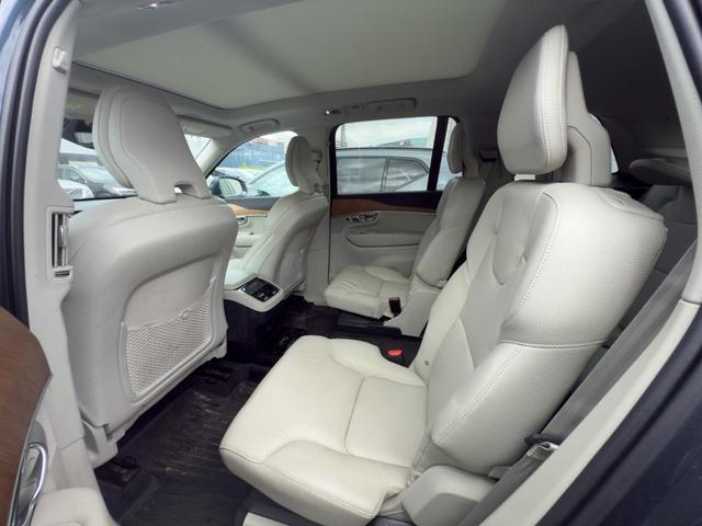 Photo of 2022 Denim Blue Volvo XC90