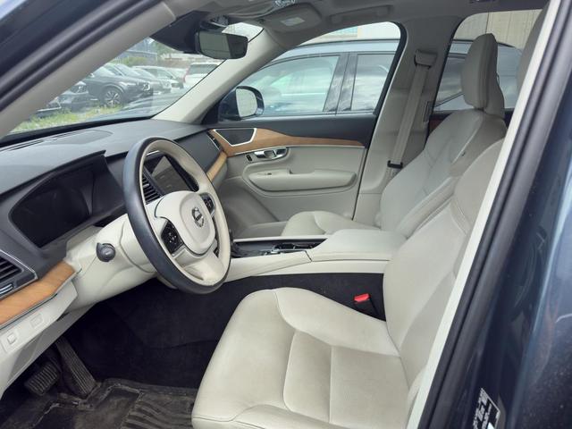 Photo of 2022 Denim Blue Volvo XC90