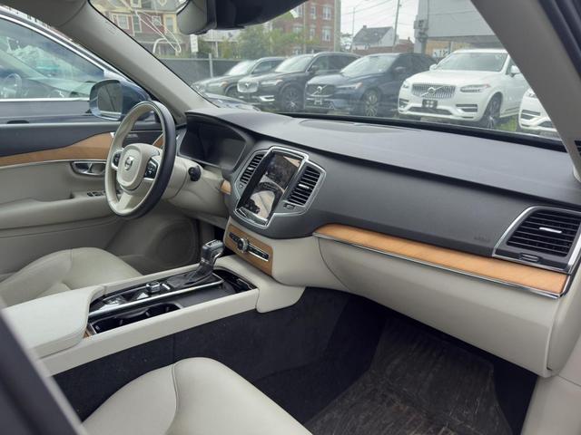 Photo of 2022 Denim Blue Volvo XC90