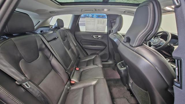 Photo of 2022 Silver Volvo XC60