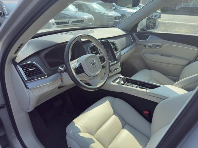 Photo of 2024 Silver Volvo XC90