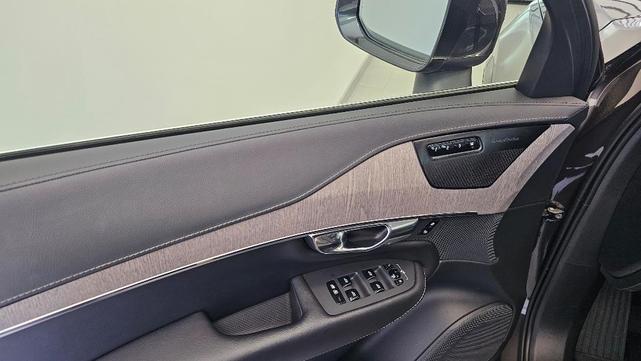 Photo of 2023 Platinum Gray Volvo XC90