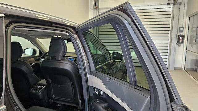 Photo of 2023 Platinum Gray Volvo XC90