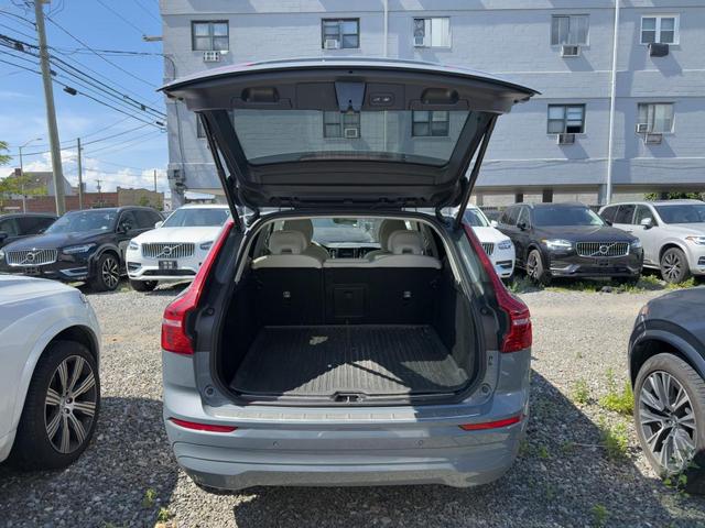 Photo of 2022 Thunder Gray Metallic Volvo XC60