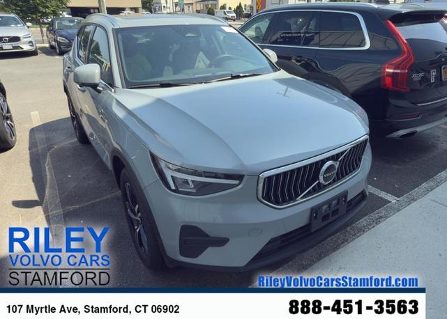 2025 Volvo XC40