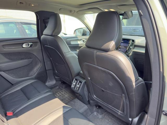 Photo of 2023 Sage Green Volvo XC40