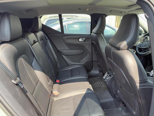 Photo of 2023 Sage Green Volvo XC40
