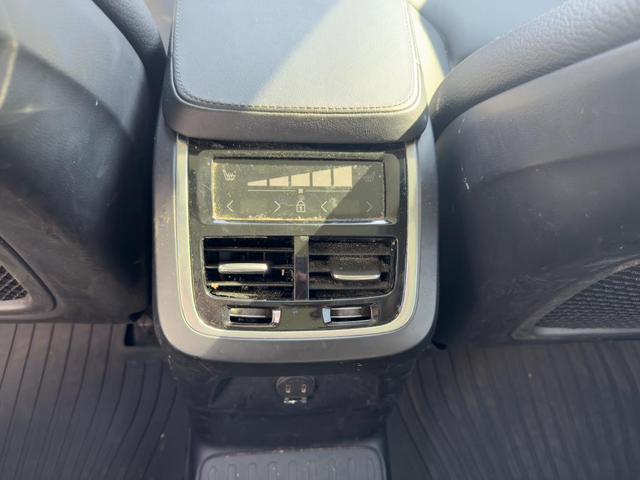 Photo of 2023 Silver Volvo XC90 Recharge Plug-In Hybrid