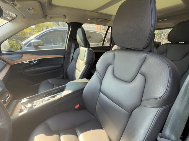 Photo of 2023 Silver Volvo XC90 Recharge Plug-In Hybrid