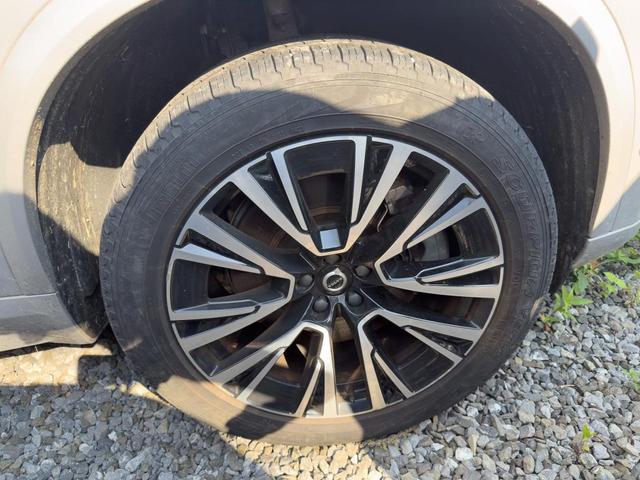 Photo of 2023 Silver Volvo XC90 Recharge Plug-In Hybrid