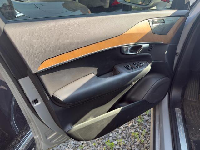 Photo of 2023 Silver Volvo XC90 Recharge Plug-In Hybrid
