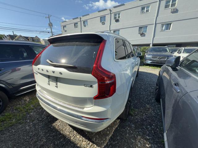 Photo of 2024 Crystal White Volvo XC90
