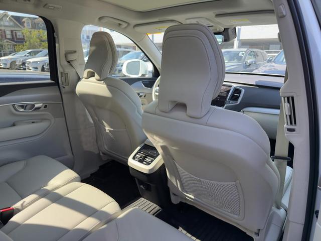 Photo of 2024 Crystal White Volvo XC90
