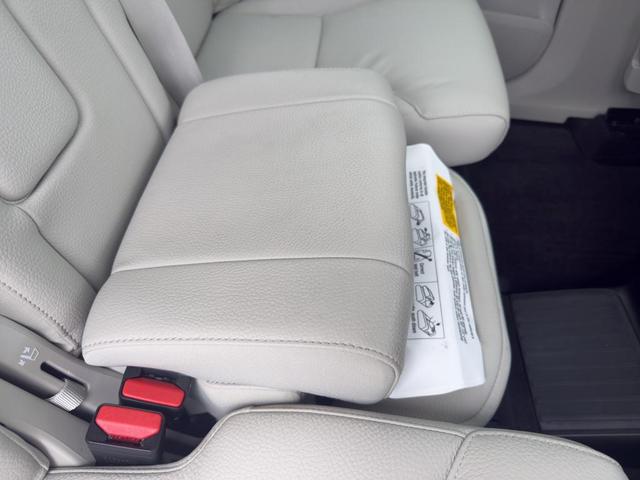 Photo of 2023 Crystal White Volvo XC90 Recharge Plug-In Hybrid