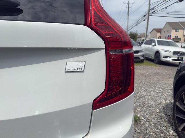 Photo of 2023 Crystal White Volvo XC90 Recharge Plug-In Hybrid
