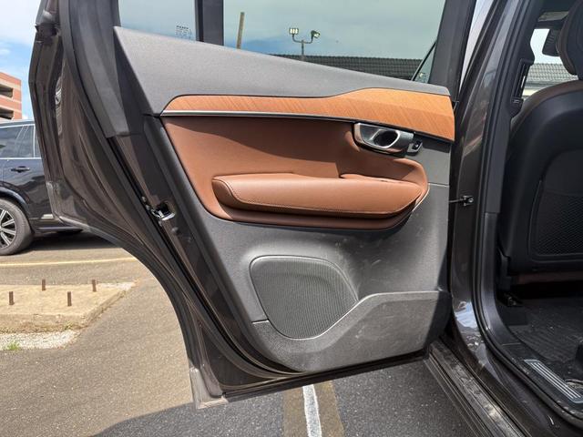 Photo of 2024 Platinum Gray Volvo XC90 Recharge Plug-In Hybrid