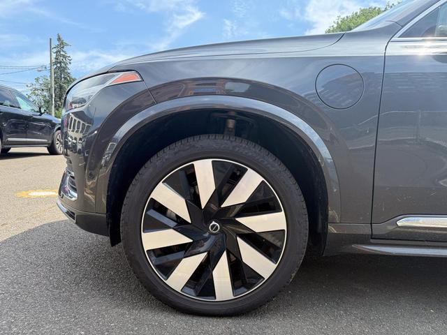 Photo of 2024 Platinum Gray Volvo XC90 Recharge Plug-In Hybrid