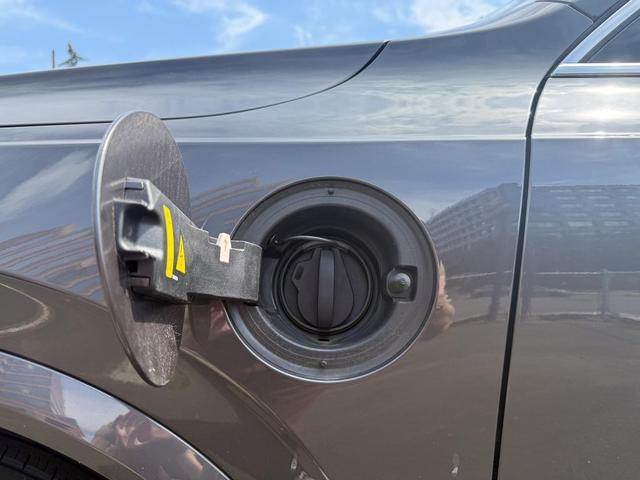 Photo of 2024 Platinum Gray Volvo XC90 Recharge Plug-In Hybrid