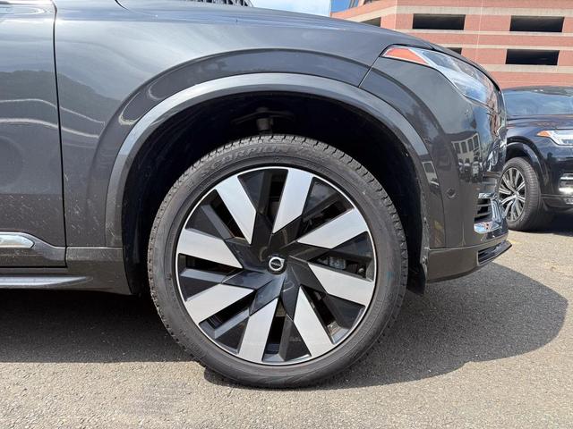 Photo of 2024 Platinum Gray Volvo XC90 Recharge Plug-In Hybrid