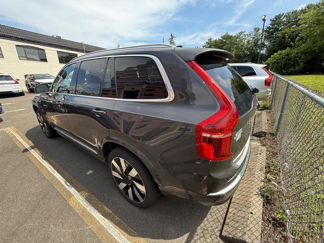 Photo of 2024 Platinum Gray Volvo XC90 Recharge Plug-In Hybrid