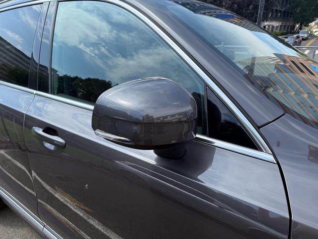 Photo of 2024 Platinum Gray Volvo XC90 Recharge Plug-In Hybrid