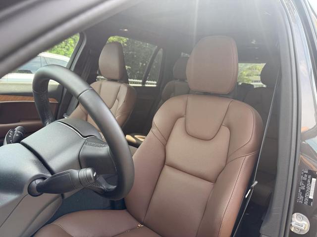 Photo of 2024 Platinum Gray Volvo XC90 Recharge Plug-In Hybrid