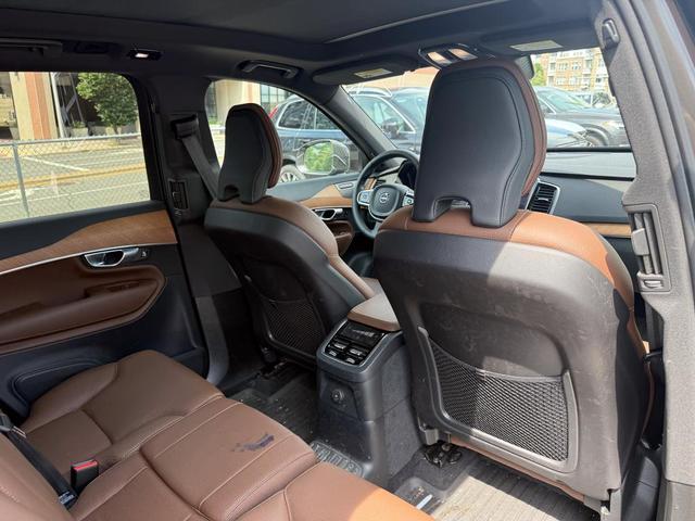 Photo of 2024 Platinum Gray Volvo XC90 Recharge Plug-In Hybrid