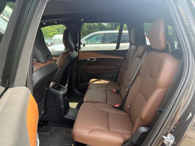 Photo of 2024 Platinum Gray Volvo XC90 Recharge Plug-In Hybrid