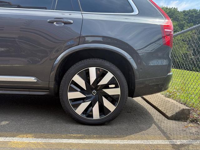 Photo of 2024 Platinum Gray Volvo XC90 Recharge Plug-In Hybrid