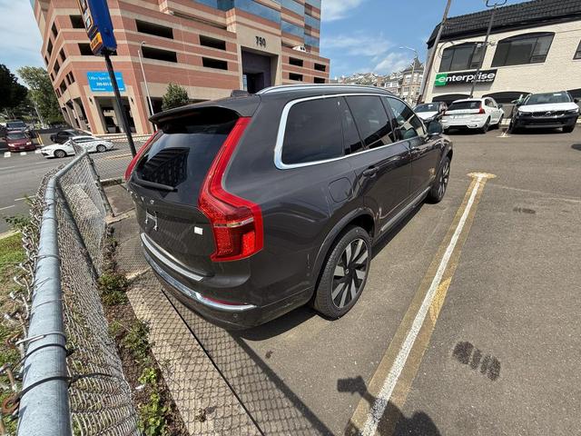 Photo of 2024 Platinum Gray Volvo XC90 Recharge Plug-In Hybrid