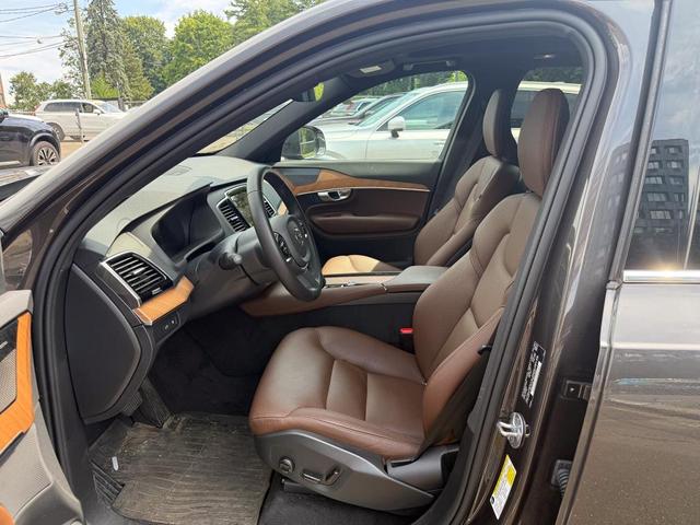 Photo of 2024 Platinum Gray Volvo XC90 Recharge Plug-In Hybrid