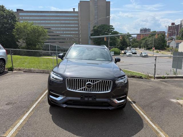 Photo of 2024 Platinum Gray Volvo XC90 Recharge Plug-In Hybrid