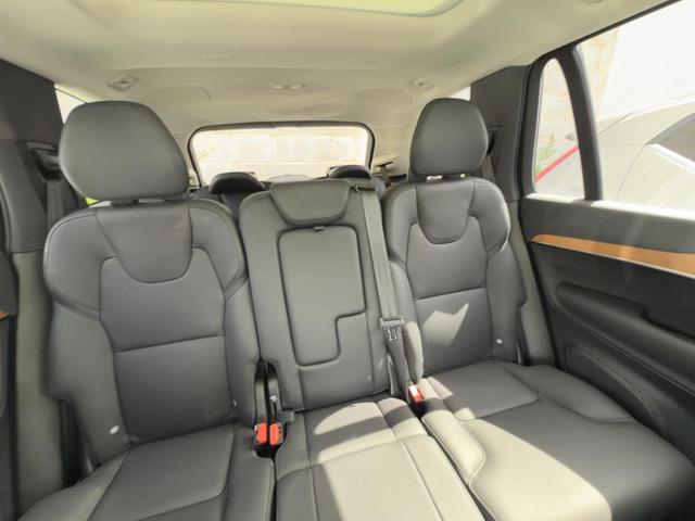 Photo of 2023 Silver Volvo XC90 Recharge Plug-In Hybrid