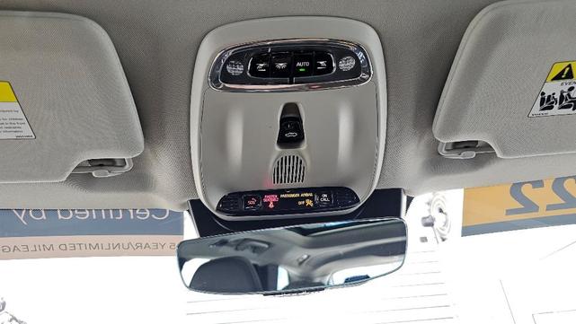 Photo of 2022 Crystal White Volvo XC90