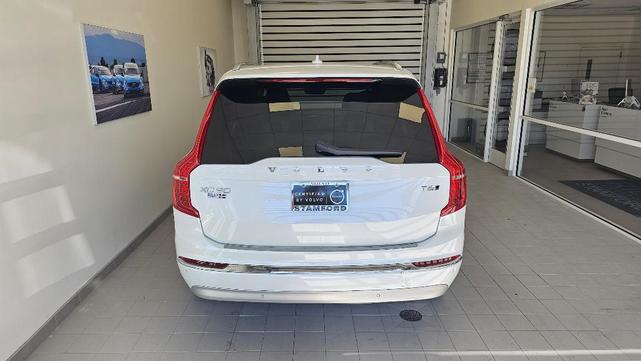 Photo of 2022 Crystal White Volvo XC90
