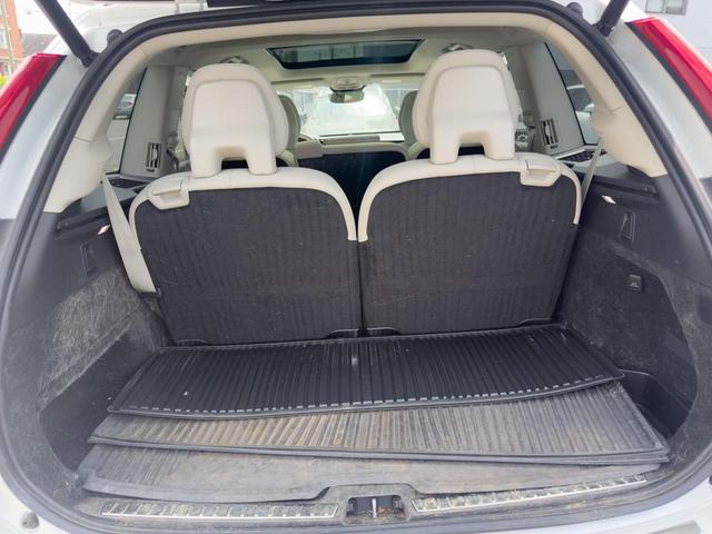 Photo of 2023 Crystal White Volvo XC90 Recharge Plug-In Hybrid