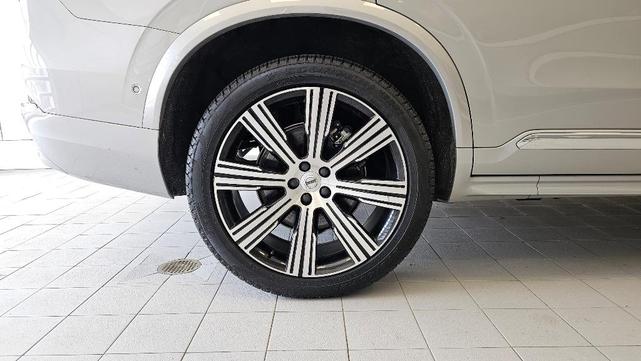 Photo of 2023 Silver Volvo XC90 Recharge Plug-In Hybrid
