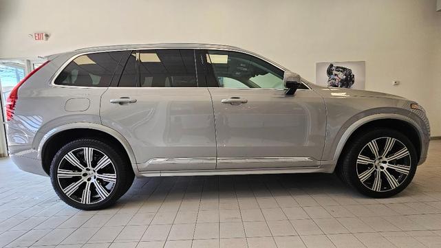 Photo of 2023 Silver Volvo XC90 Recharge Plug-In Hybrid