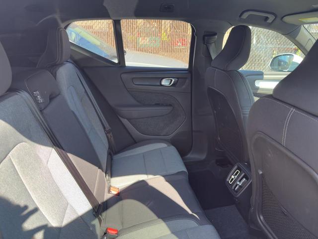 Photo of 2024 Crystal White Volvo XC40